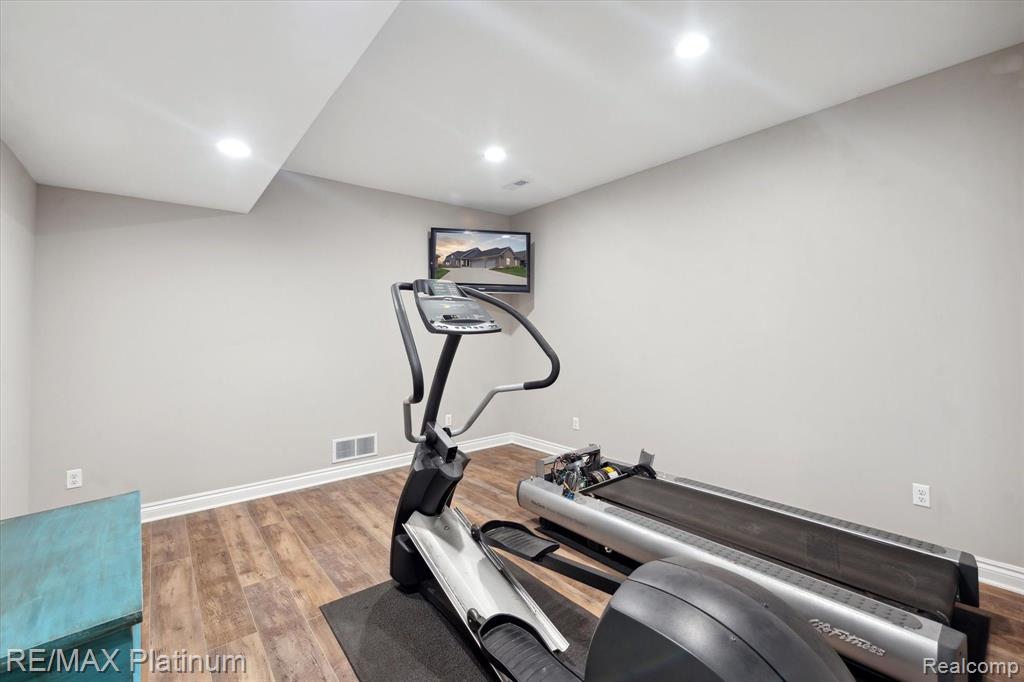 8280 Stoney Creek Drive, South Lyon, MI 48178 — Photo 42