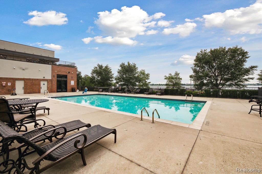 3320 SPINNAKER Lane, 74-14C, Detroit, MI 48207 — Photo 46