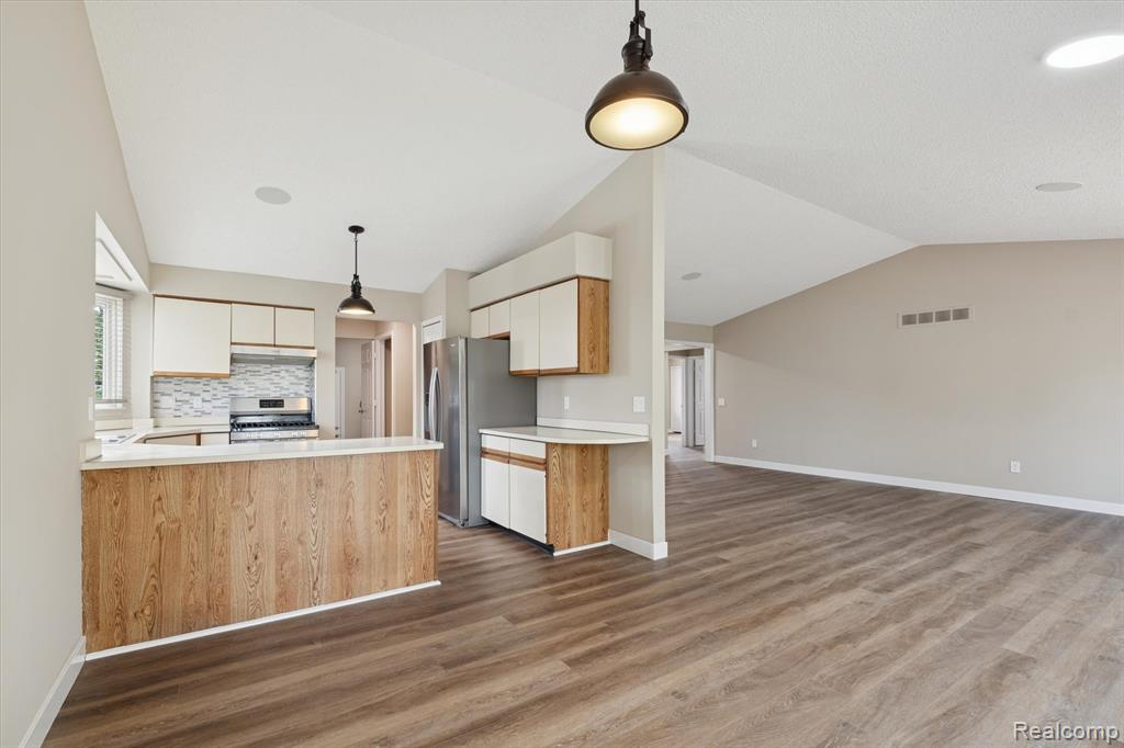 634 Lockport Road, Rochester Hills, MI 48307 — Photo 17