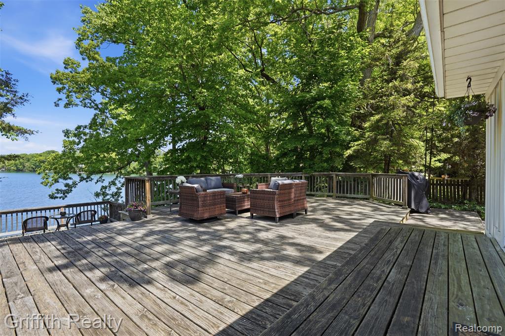 6262 Briggs Lake Drive, Brighton, MI 48116 — Photo 39