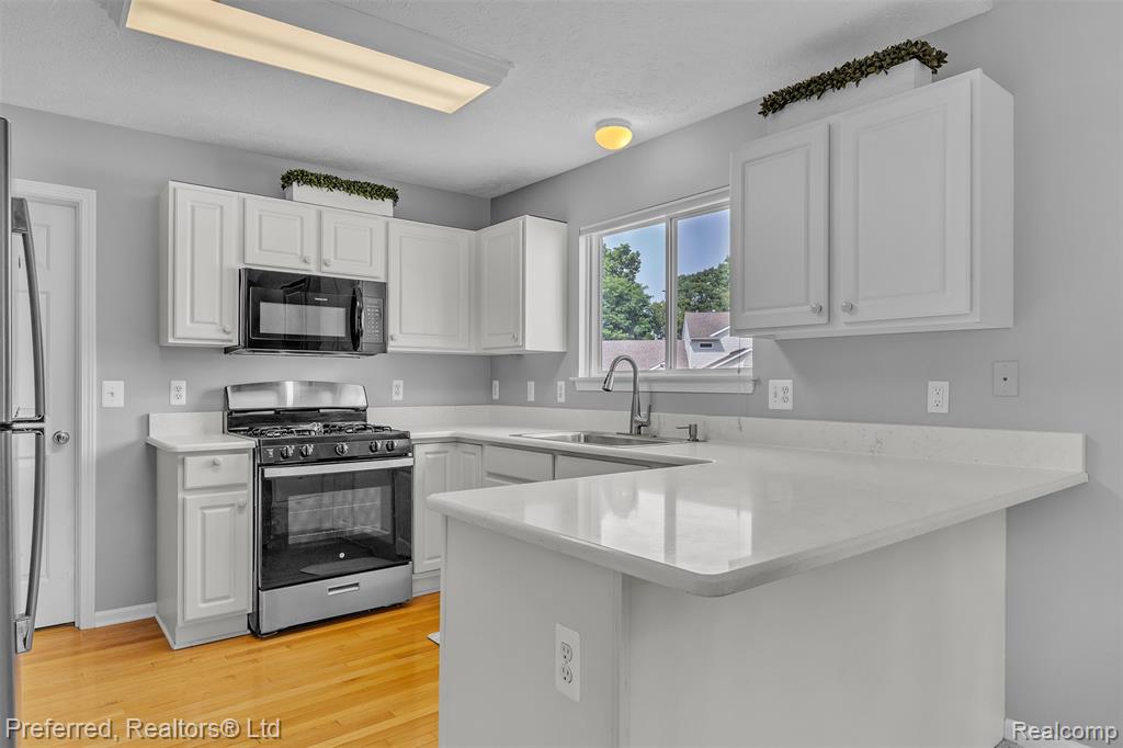 77 Sedum, Howell, MI 48843 — Photo 18