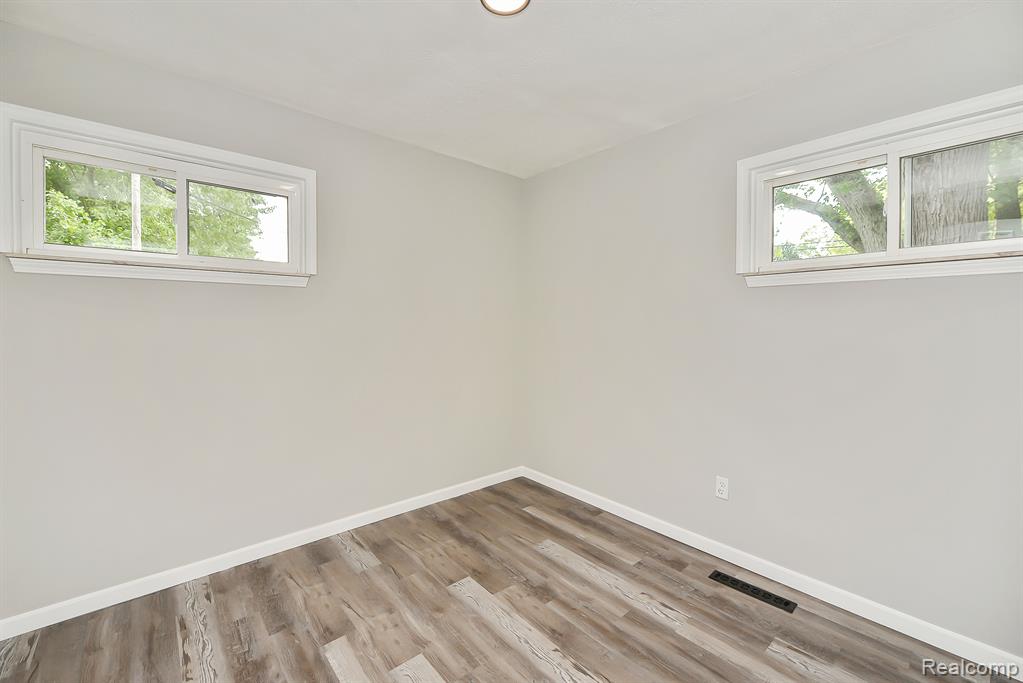 1468 GAIL, Ypsilanti, MI 48198 — Photo 24