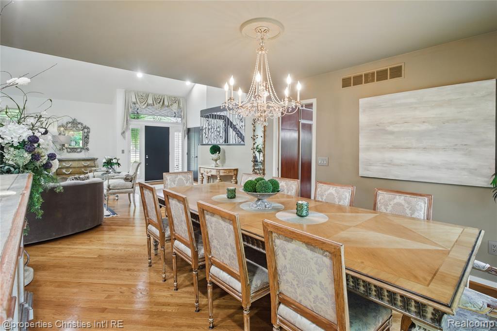 4713 Mada Court, West Bloomfield, MI — Photo 13