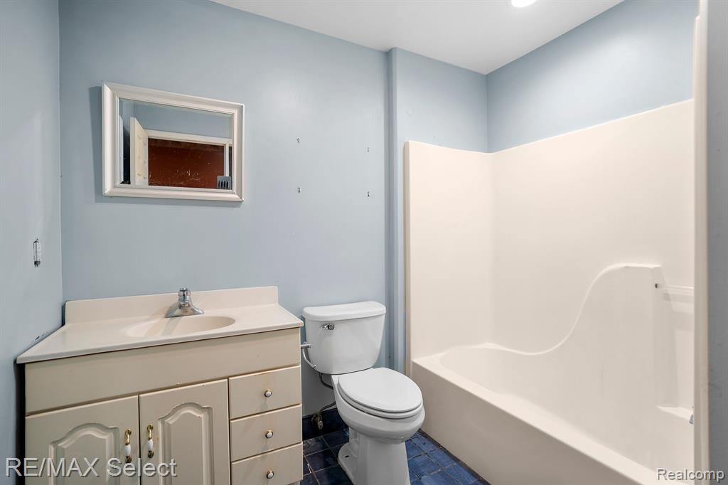 4196 LARK Lane, Flint, MI 48506 — Photo 23