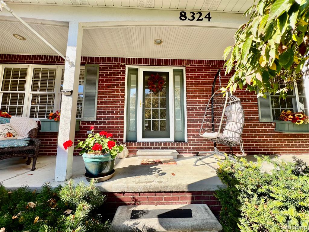 8324 WOODLAND Circle, Goodrich Vlg, MI — Photo 3