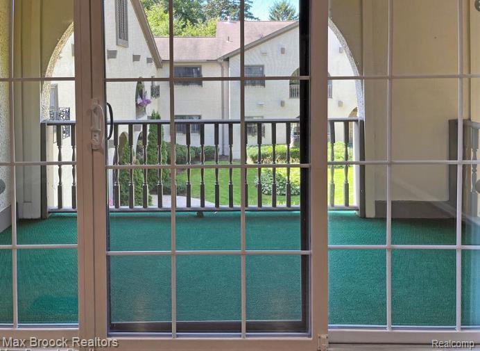 42160 Woodward Avenue, 42, Bloomfield Hills, MI 48304 — Photo 17