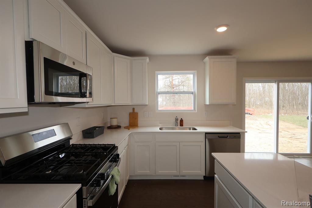 4254 Cedar Lane, Grand Blanc, MI 48439 — Photo 5