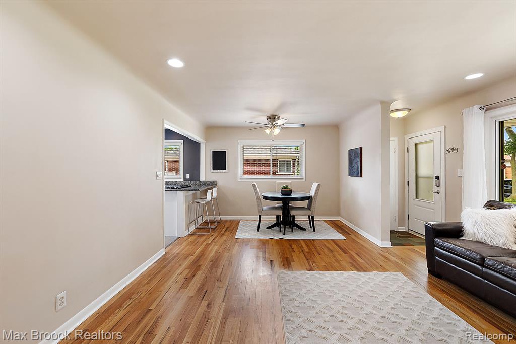 9060 HEADLEY Drive, Sterling Heights, MI 48314 — Photo 13