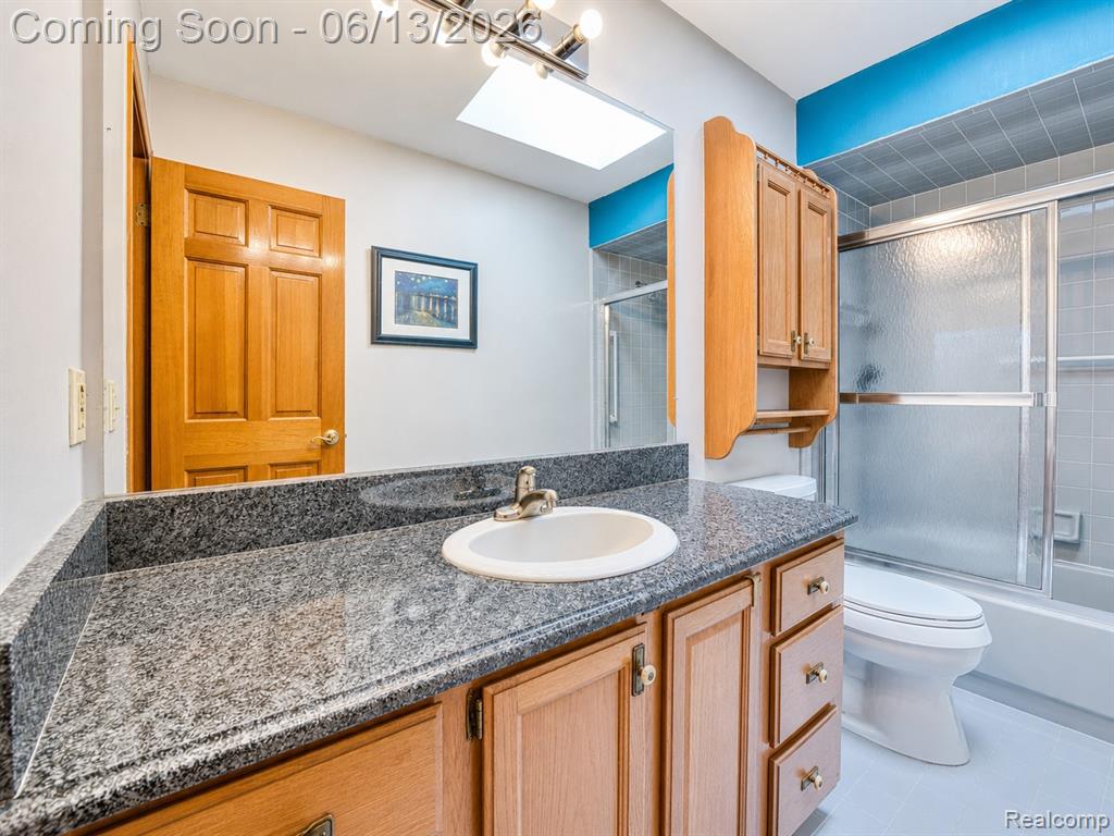 29342 Strathmore Drive, Farmington, MI 48331 — Photo 38