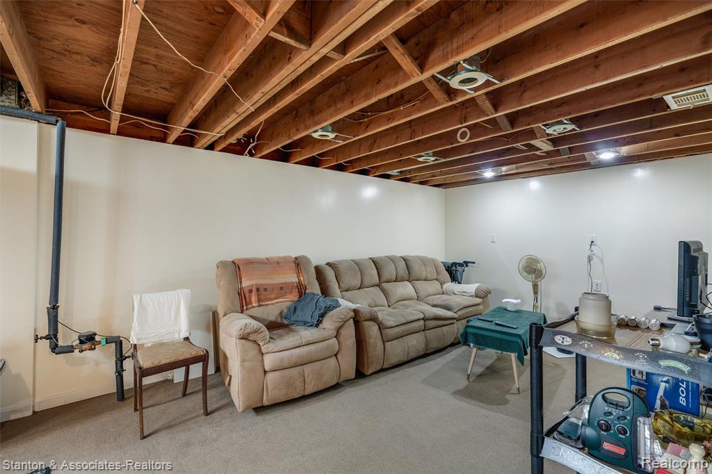917 E Farnum Avenue, Madison Heights, MI 48071 — Photo 16