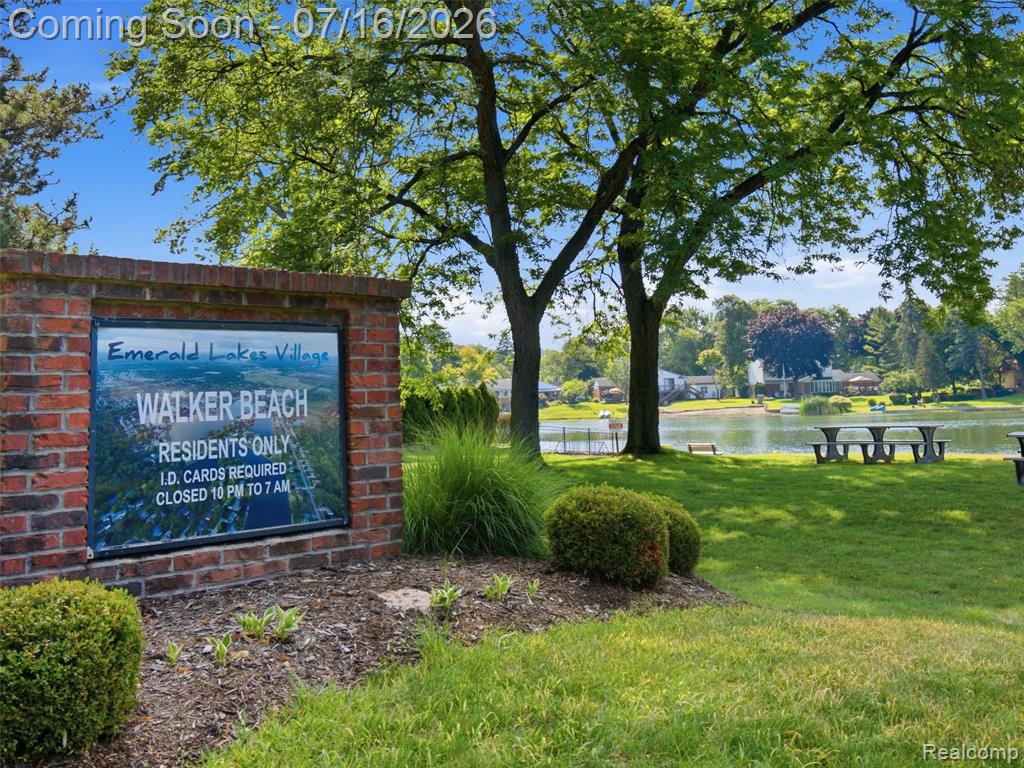 6229 Sandshores Drive, Troy, MI 48085 — Photo 20