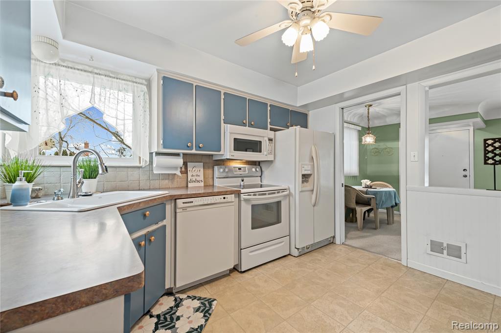 1069 Chippewa Street, Mount Clemens, MI 48043 — Photo 11