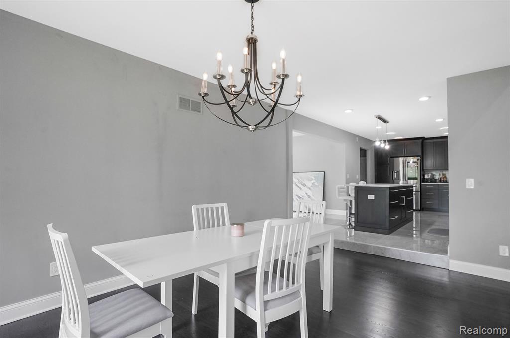 6655 MOUNTAIN Drive, Troy, MI 48098 — Photo 12