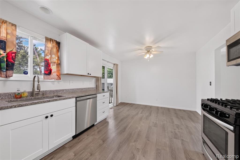 20471 Hollywood Street, Harper Woods, MI 48225 — Photo 19