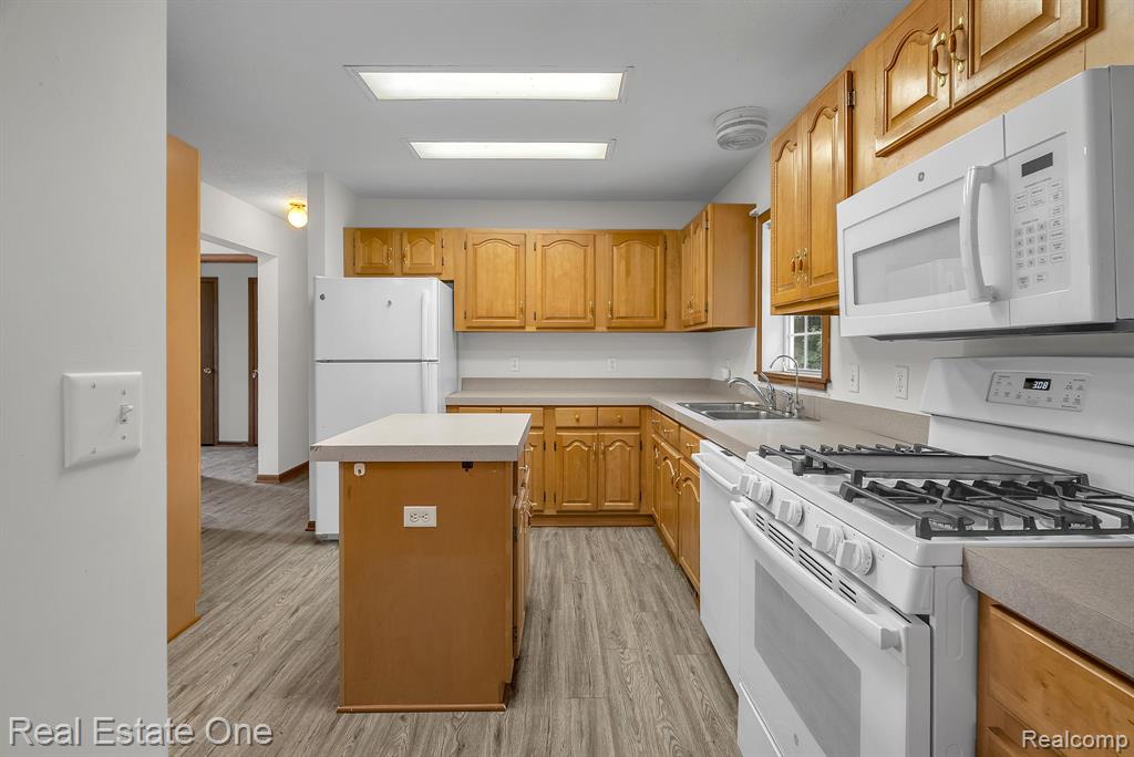 72021 Romeo Plank Road, Armada, MI — Photo 31