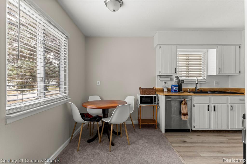 27423 Groveland Street, Madison Heights, MI 48071 — Photo 9
