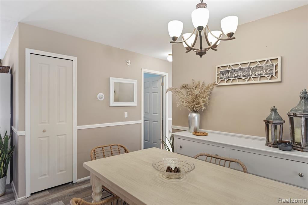 608 Autumn Drive, Flushing, MI 48433 — Photo 9