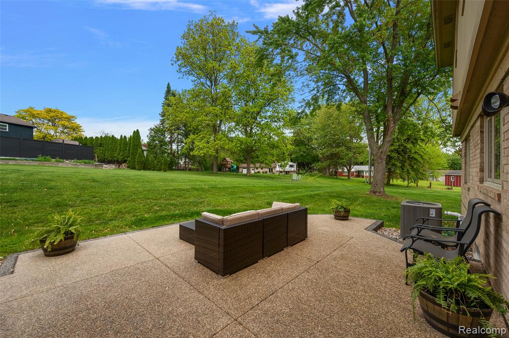 6730 Whiting Drive, Troy, MI 48098 — Photo 6