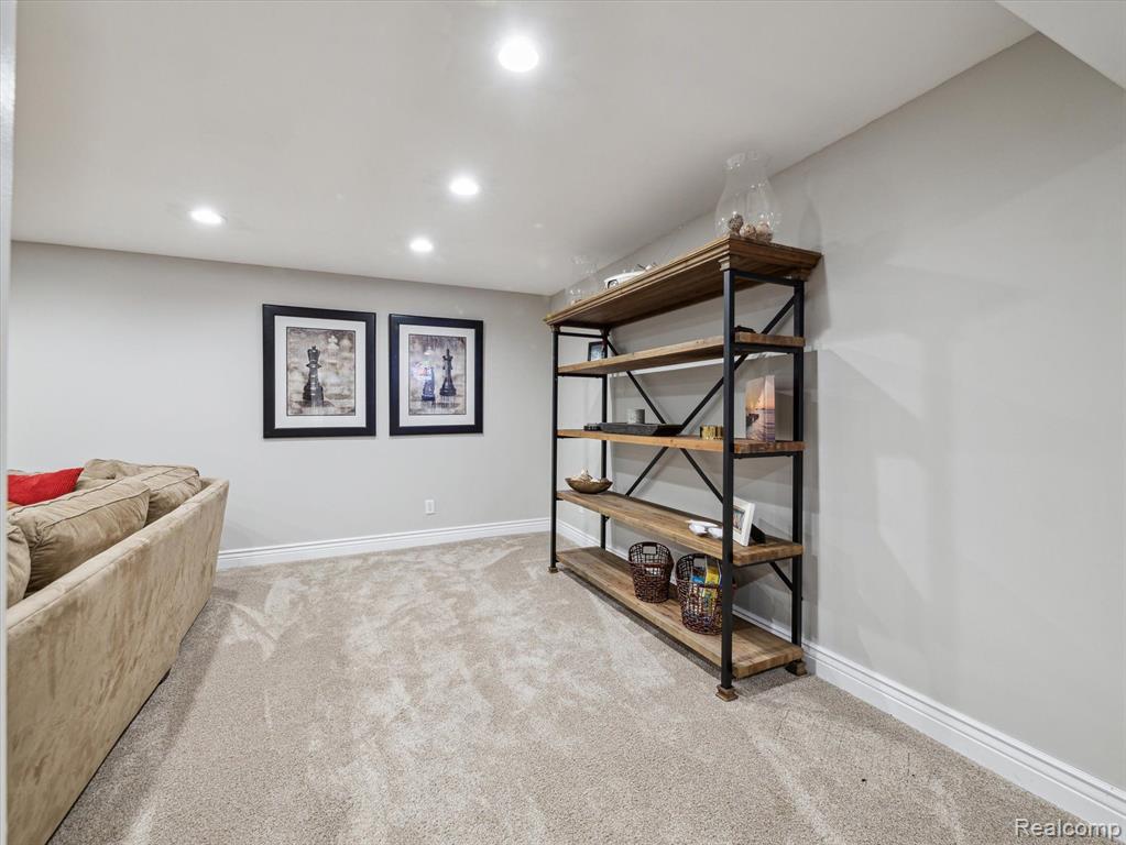 7184 PAMELA Drive, Ypsilanti, MI 48197 — Photo 38
