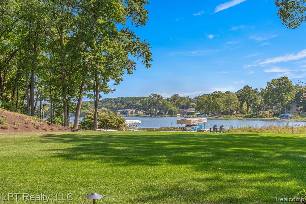 5029 Forest Valley Drive, Clarkston, MI 48348 — Photo 73