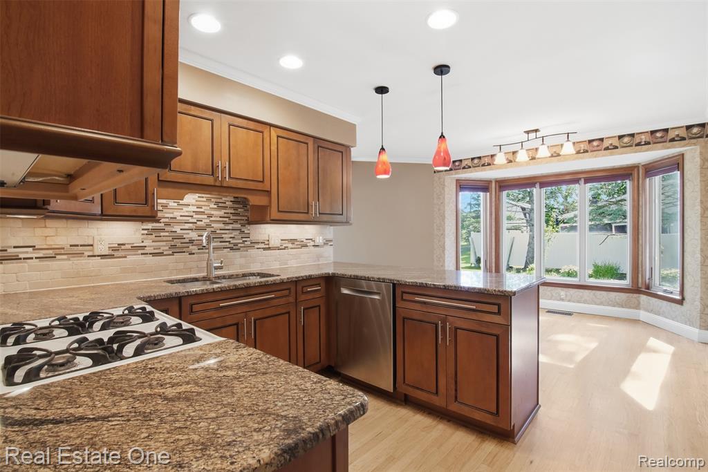 4425 Gardner Street, Sterling Heights, MI 48310 — Photo 14