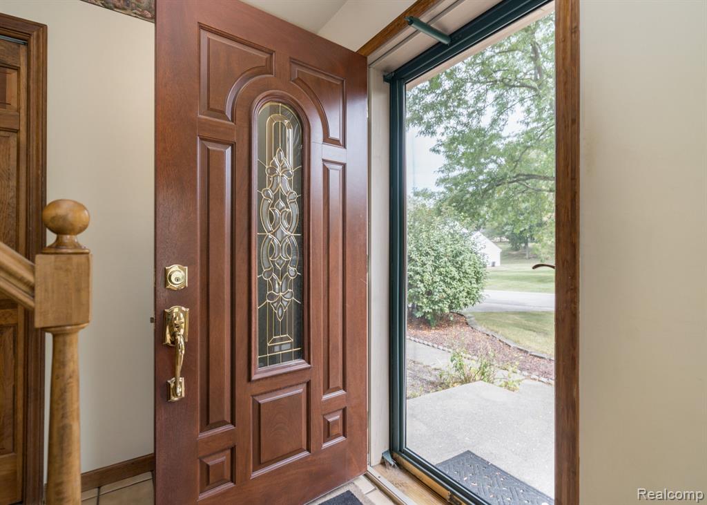906 Dahlia Lane, Rochester Hills, MI 48307 — Photo 6