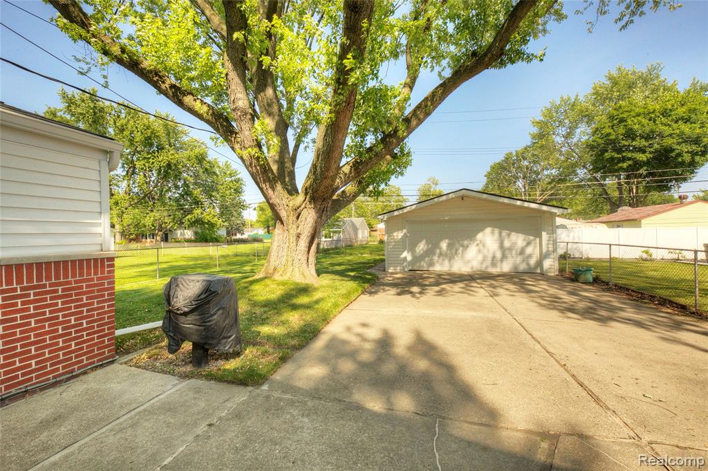5489 Academy Street, Dearborn Heights, MI 48125 — Photo 9
