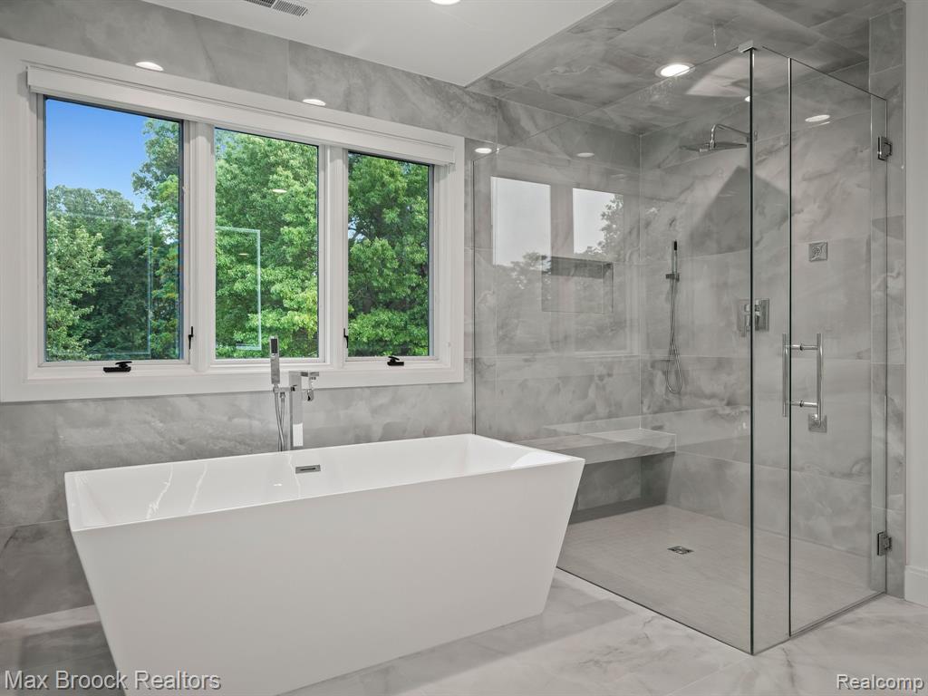 4331 Spruce Hill Lane, Bloomfield Hills, MI 48301 — Photo 38