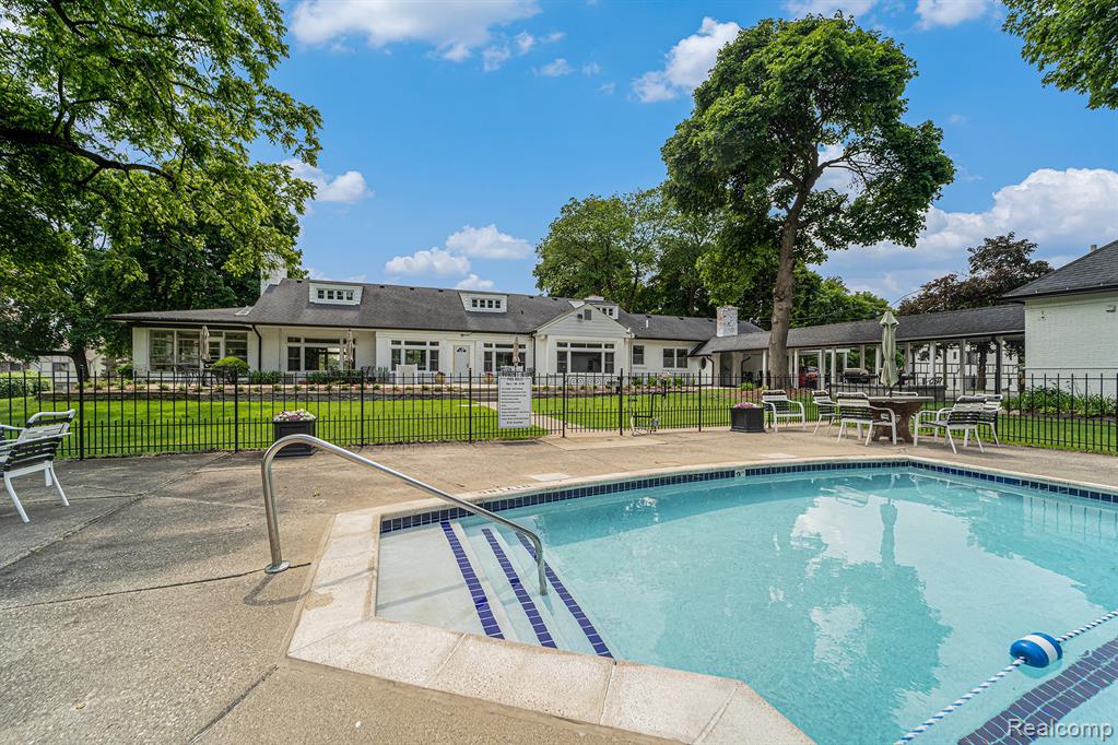 42160 Woodward Avenue, Bloomfield Hills, MI 48304 — Photo 2