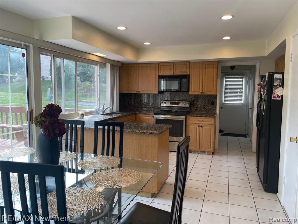 5250 Hardwoods Drive, West Bloomfield, MI 48323 — Photo 10