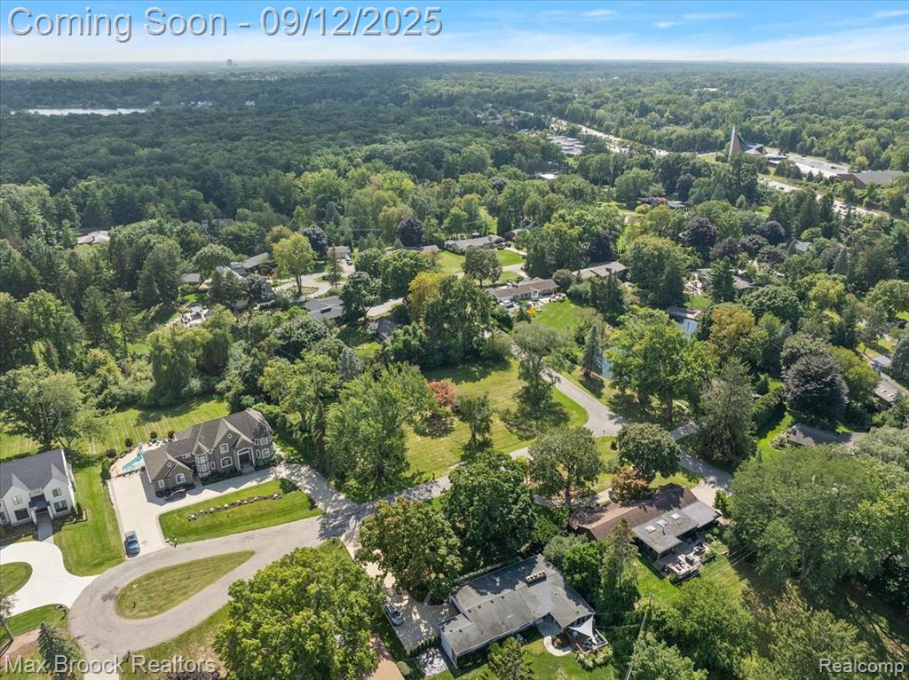 1027 Joanne Court, Bloomfield Hills, MI 48302 — Photo 19
