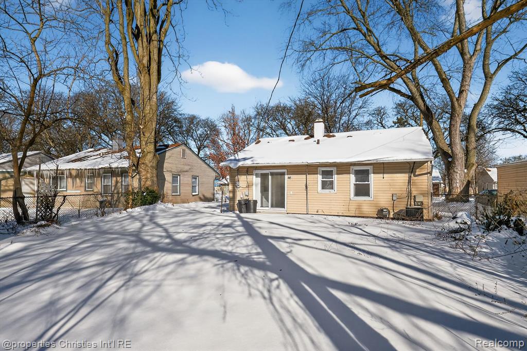 10111 Troy Street, Oak Park, MI, 48237