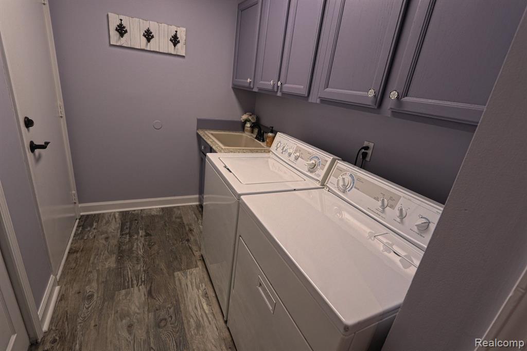 5470 HURON HILLS Drive, Commerce Twp, MI 48382 — Photo 16