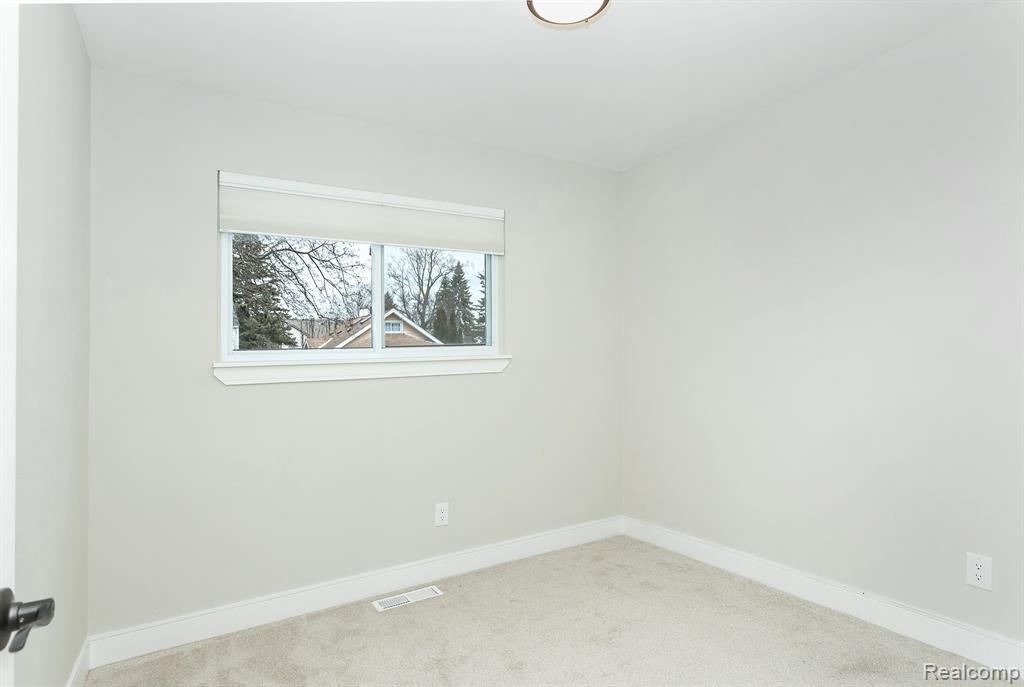430 DEVILLEN Avenue, Royal Oak, MI 48073 — Photo 20