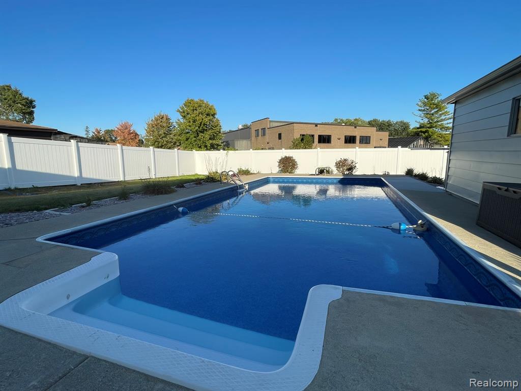 42104 JASON Drive, Clinton Twp, MI 48038 — Photo 21