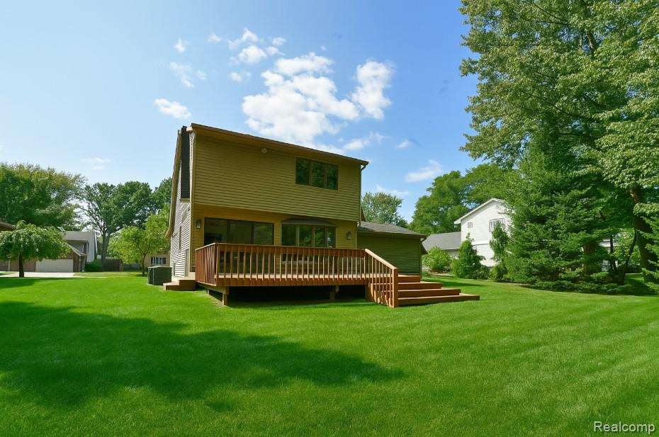 4052 Bristol Drive, Troy, MI 48085 — Photo 11