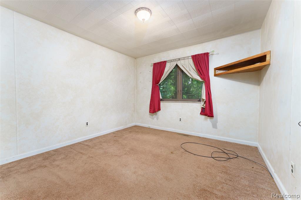 8800 Evergreen Road, Brighton, MI 48116 — Photo 15