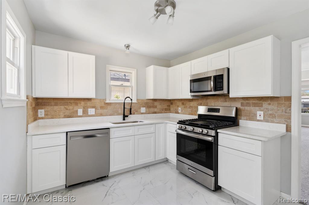 4835 WOODWARD Street, Wayne, MI 48184 — Photo 8