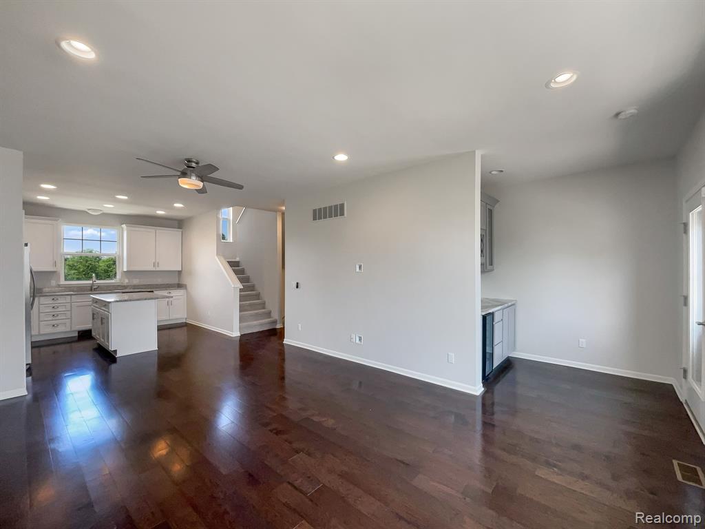 242 CENTER Boulevard, Wixom, MI 48393 — Photo 10
