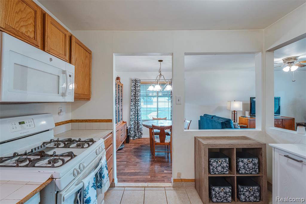 40815 Newport Drive, Plymouth, MI 48170 — Photo 10