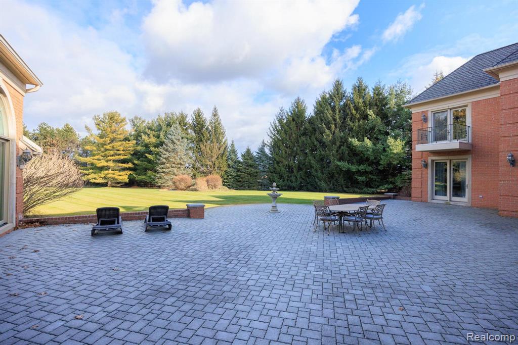 5165 Abbey Road, Rochester, MI, 48306