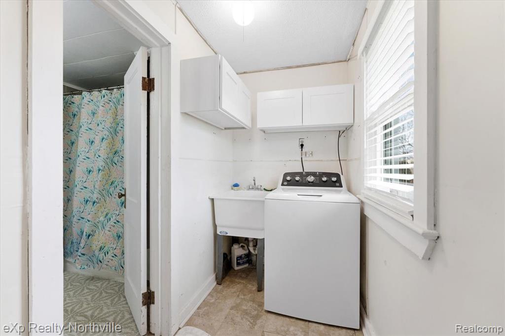 1355 5 Mile Road, Whitmore Lake, MI 48189 — Photo 11