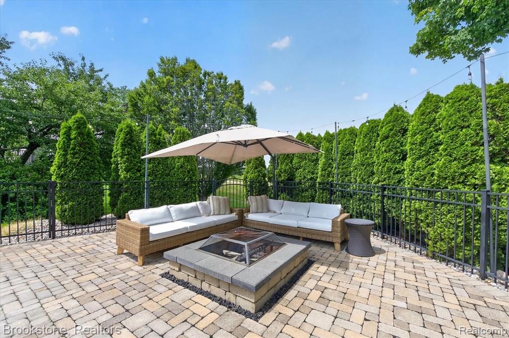 1270 Gleneagles, Highland, MI — Photo 37