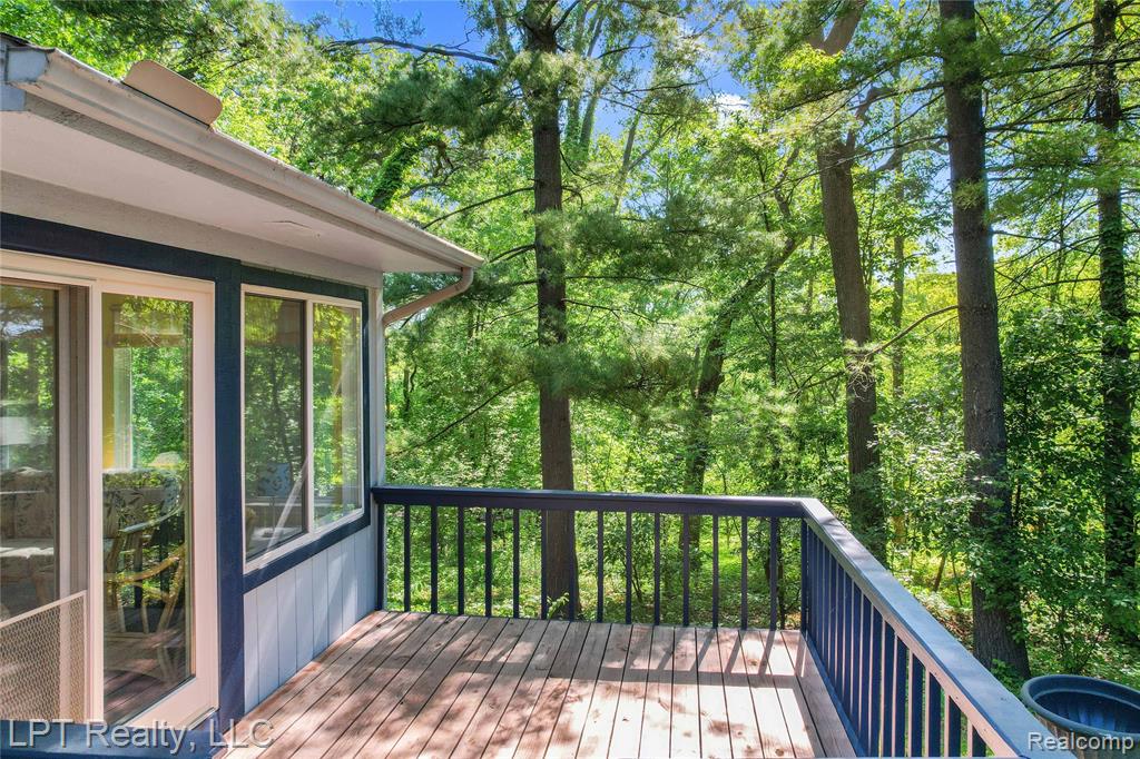 5236 Schlenker Road, Hamburg, MI — Photo 5