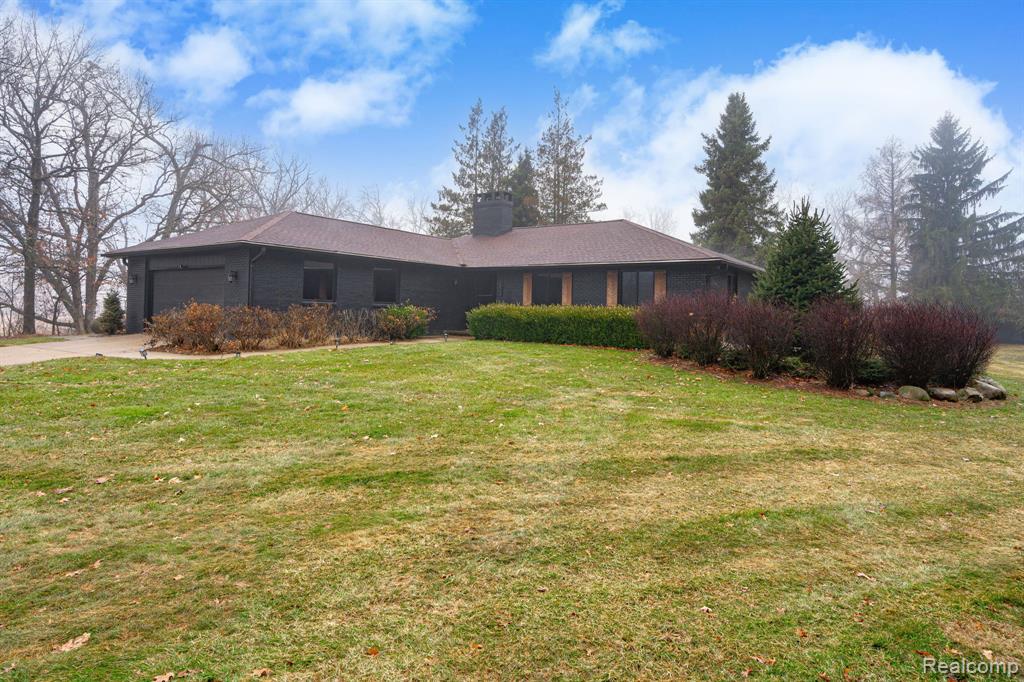 6803 Napoleon Road, Jackson, MI 49201