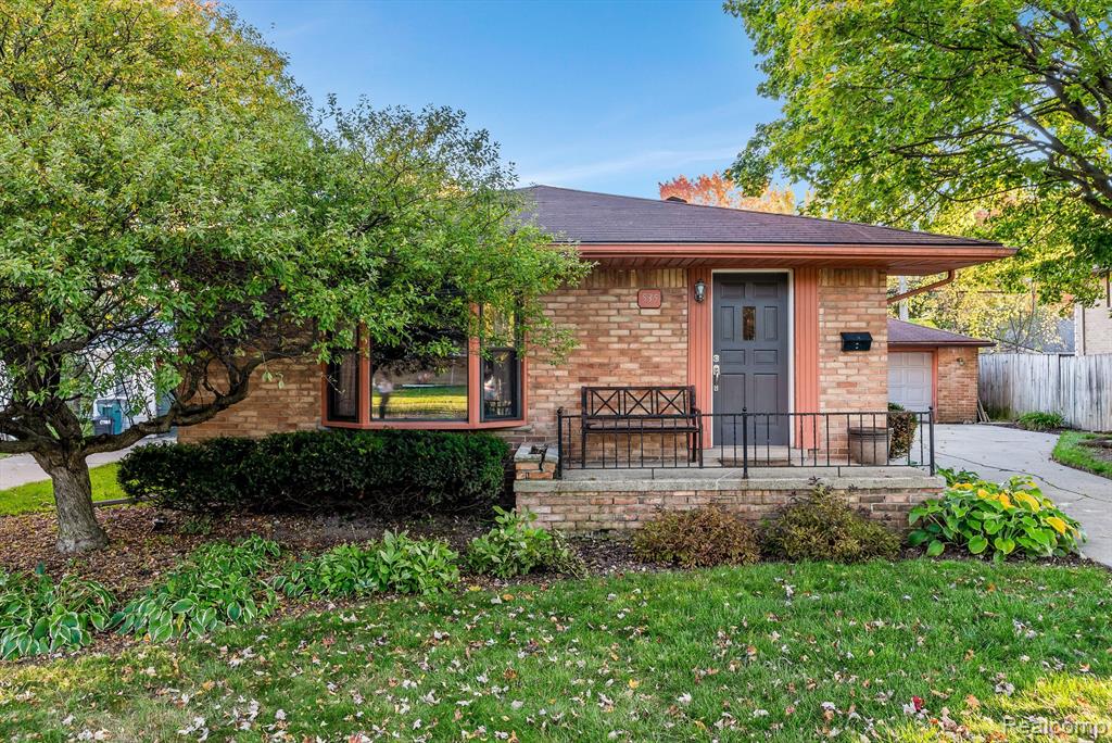535 JAMAICA Drive, Troy, MI 48083 — Photo 2