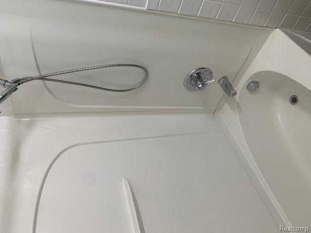 5709 Suburban Court, Flint, MI 48505 — Photo 9