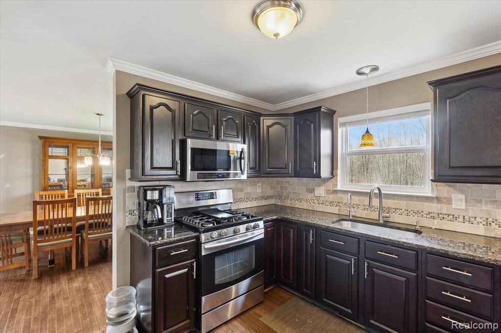4045 FOREST EDGE Drive, Commerce Twp, MI 48382 — Photo 13