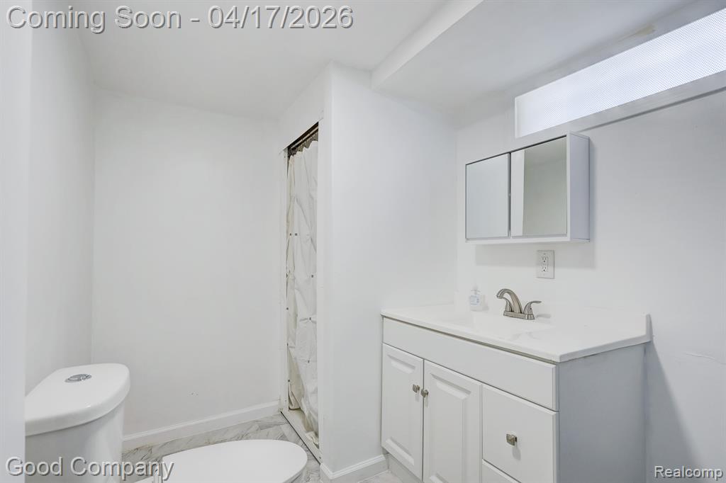 23211 Rensselaer Street, Oak Park, MI 48237 — Photo 21