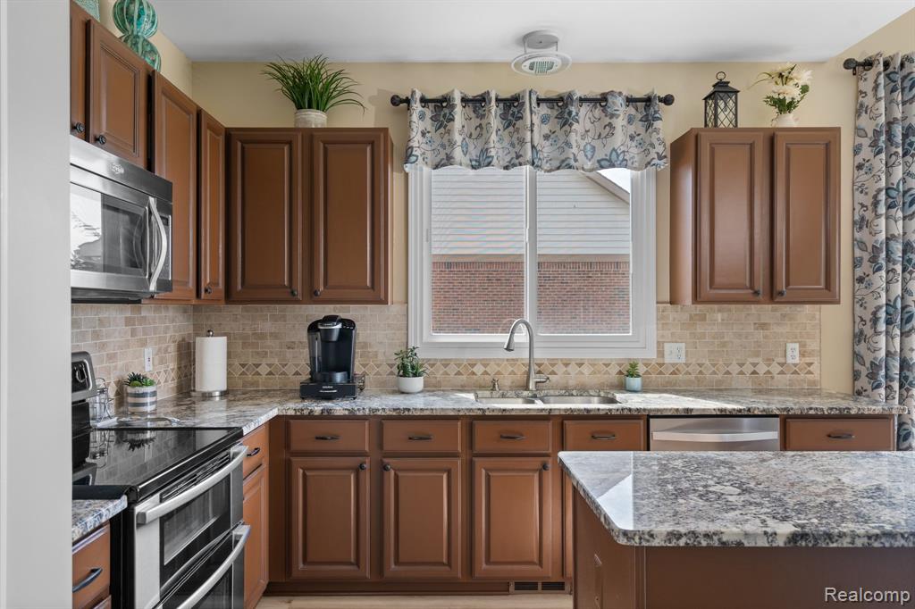 45482 Muirfield Drive, Canton, MI 48188 — Photo 68